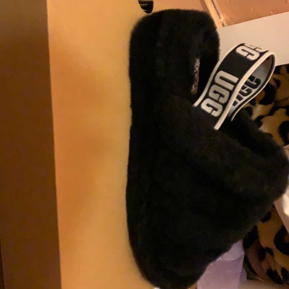 Ugg fluffy yeah slides